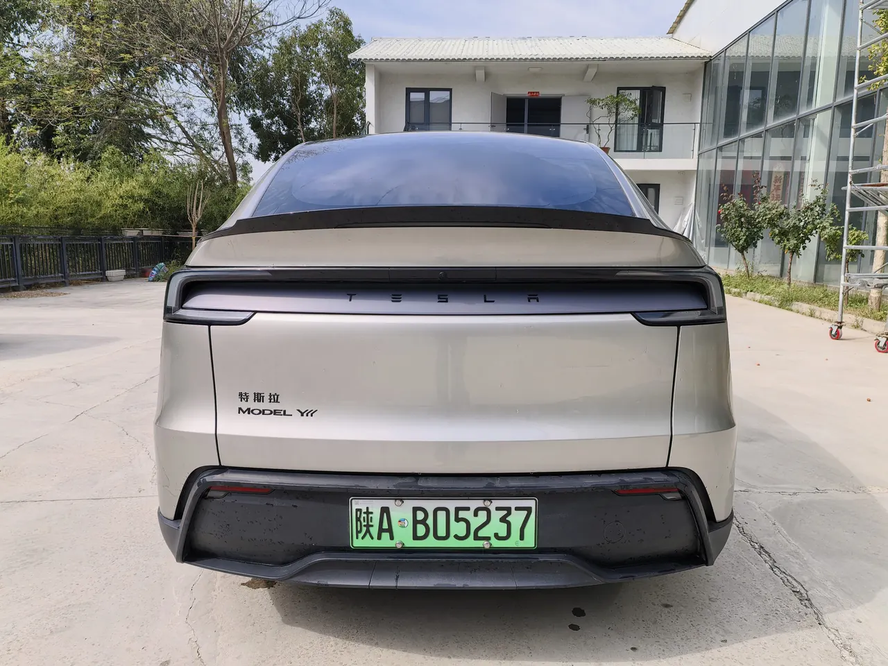 Tesla 2025 Model Y L Long Endurance All-Wheel Drive Automatic Transmission 6