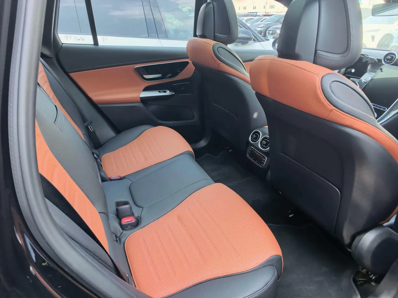 Mercedes Benz 2023 GLC 260 L 4MATIC 48V 2.0T Dynamic 5-seat Automatic Gear 4