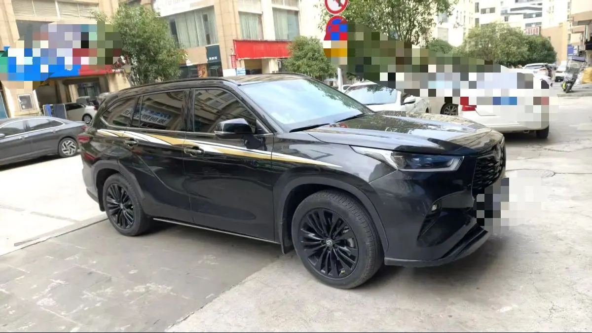Toyota 2023 Highlander Dual Engine 2.5 Stepless Four-wheel Drive Knight Edition 7-seat Automatic Gear 2