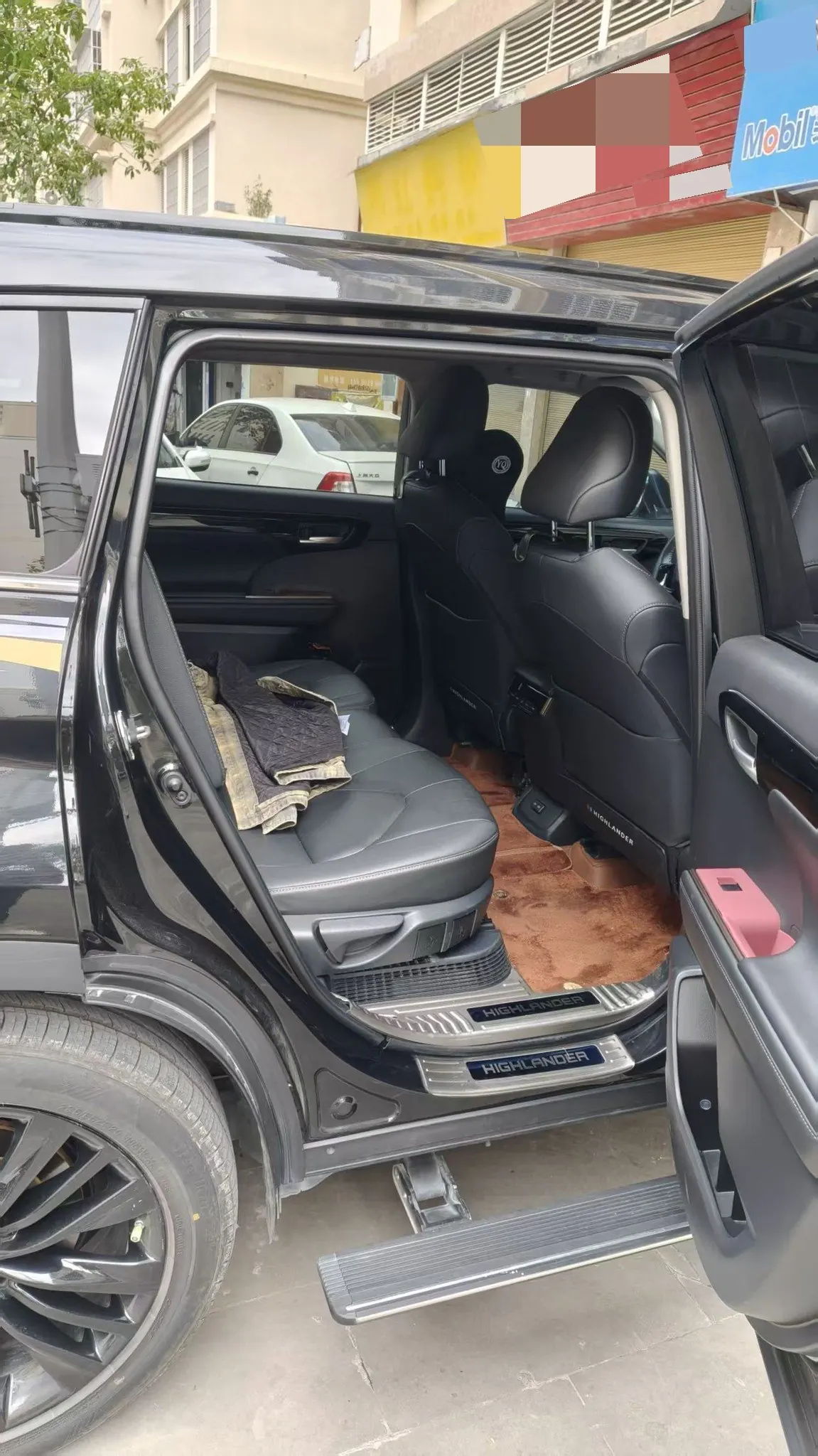 Toyota 2023 Highlander Dual Engine 2.5 Stepless Four-wheel Drive Knight Edition 7-seat Automatic Gear 4