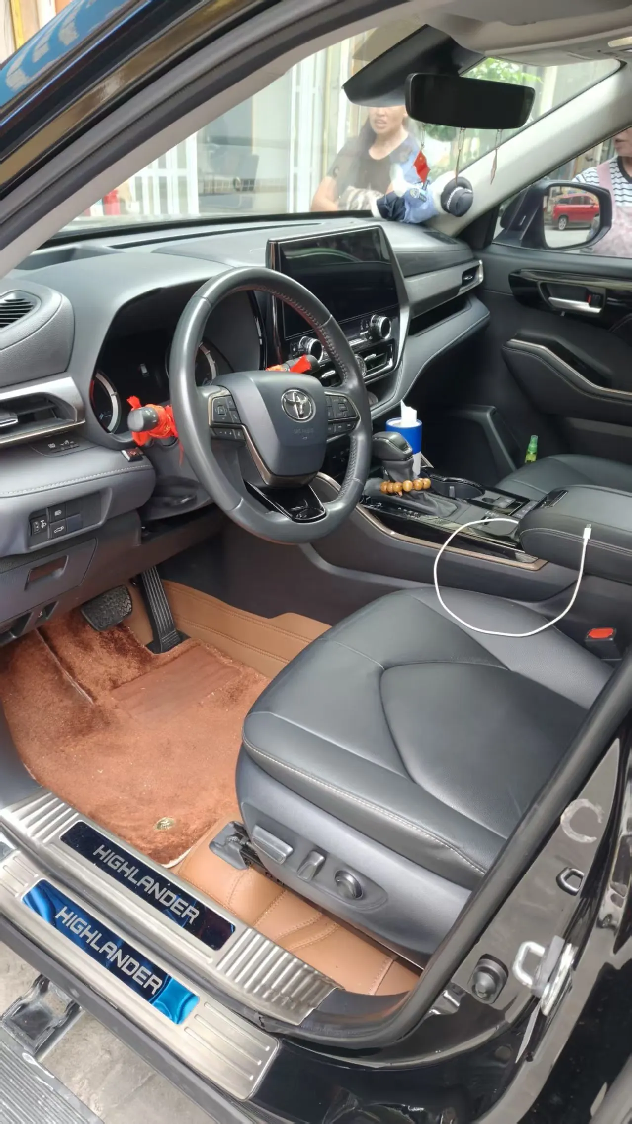 Toyota 2023 Highlander Dual Engine 2.5 Stepless Four-wheel Drive Knight Edition 7-seat Automatic Gear 6