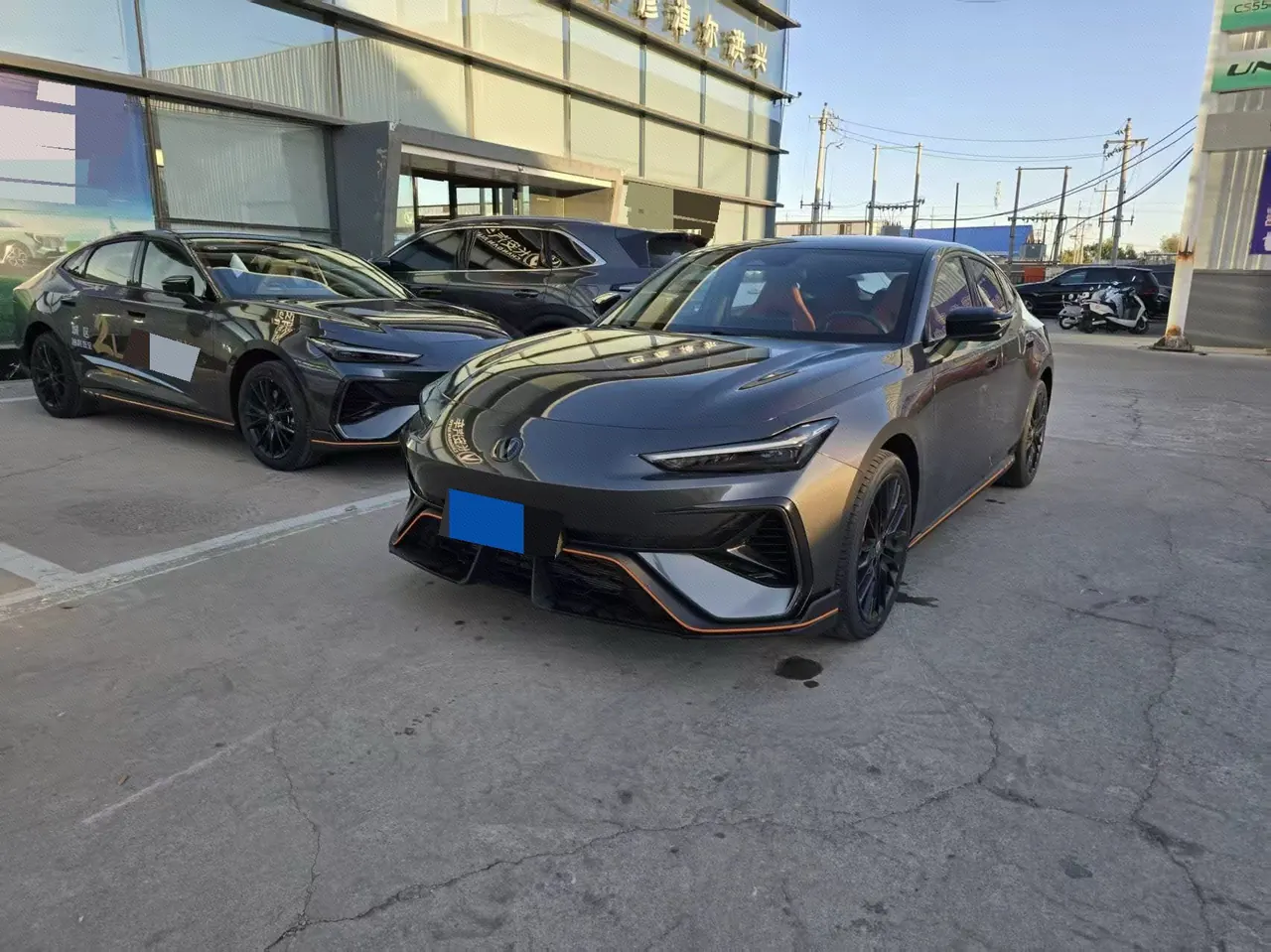 Open image lightbox: ChangAn 2025 UNI-V 2.0T Jin Qing type automatic gear