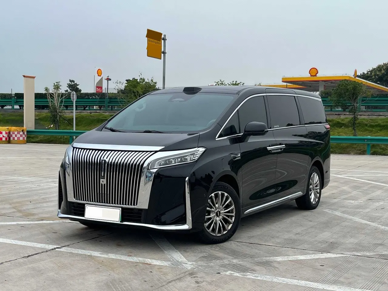 WEY 2025 VV7 Hi4 1.5T Four-Wheel-Drive Automatic Model - View 1