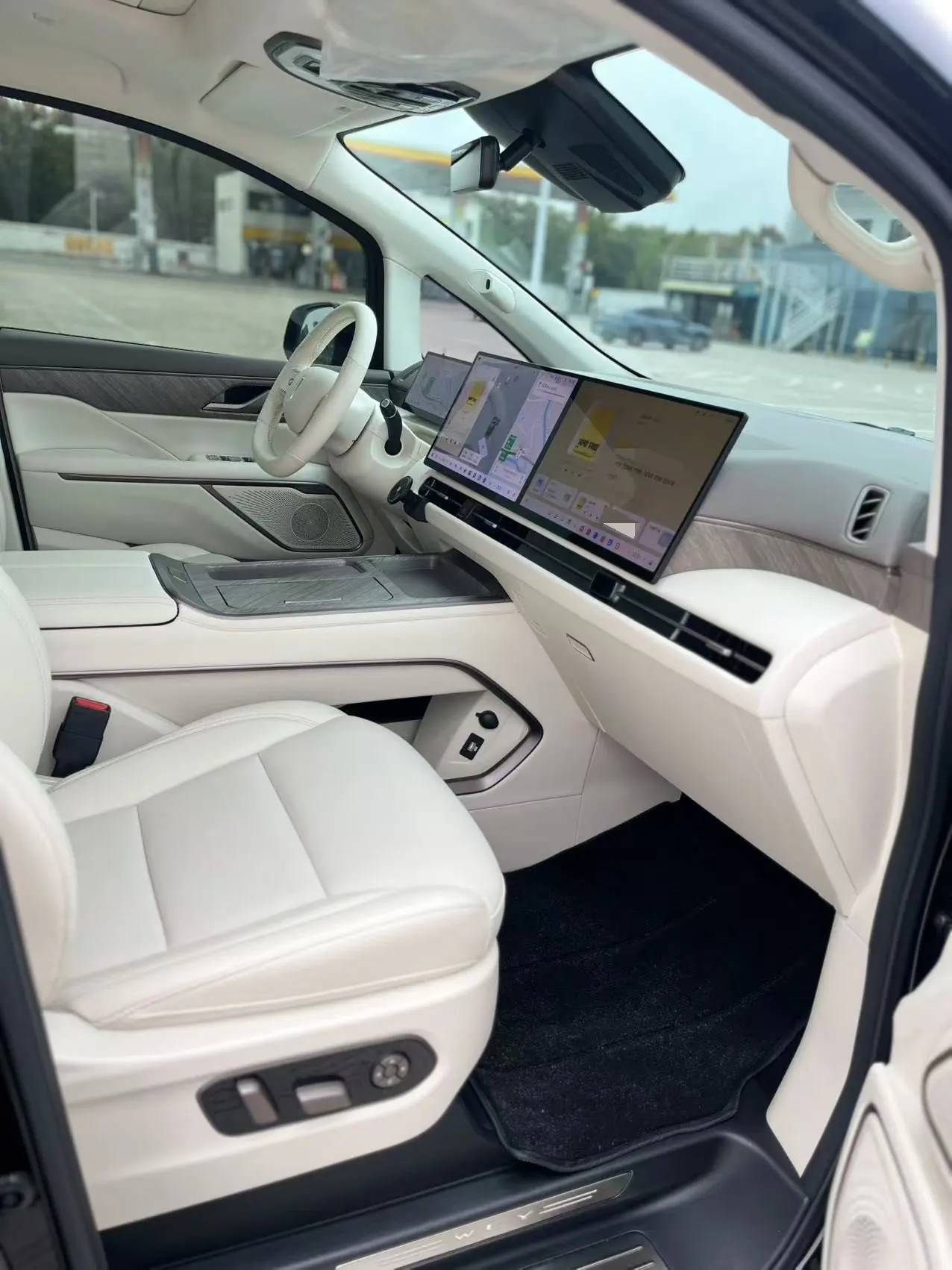 WEY 2025 VV7 Hi4 1.5T Four-Wheel-Drive Automatic Model 11