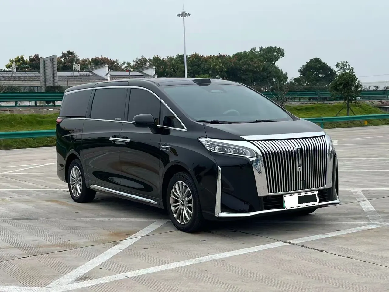 WEY 2025 VV7 Hi4 1.5T Four-Wheel-Drive Automatic Model 3