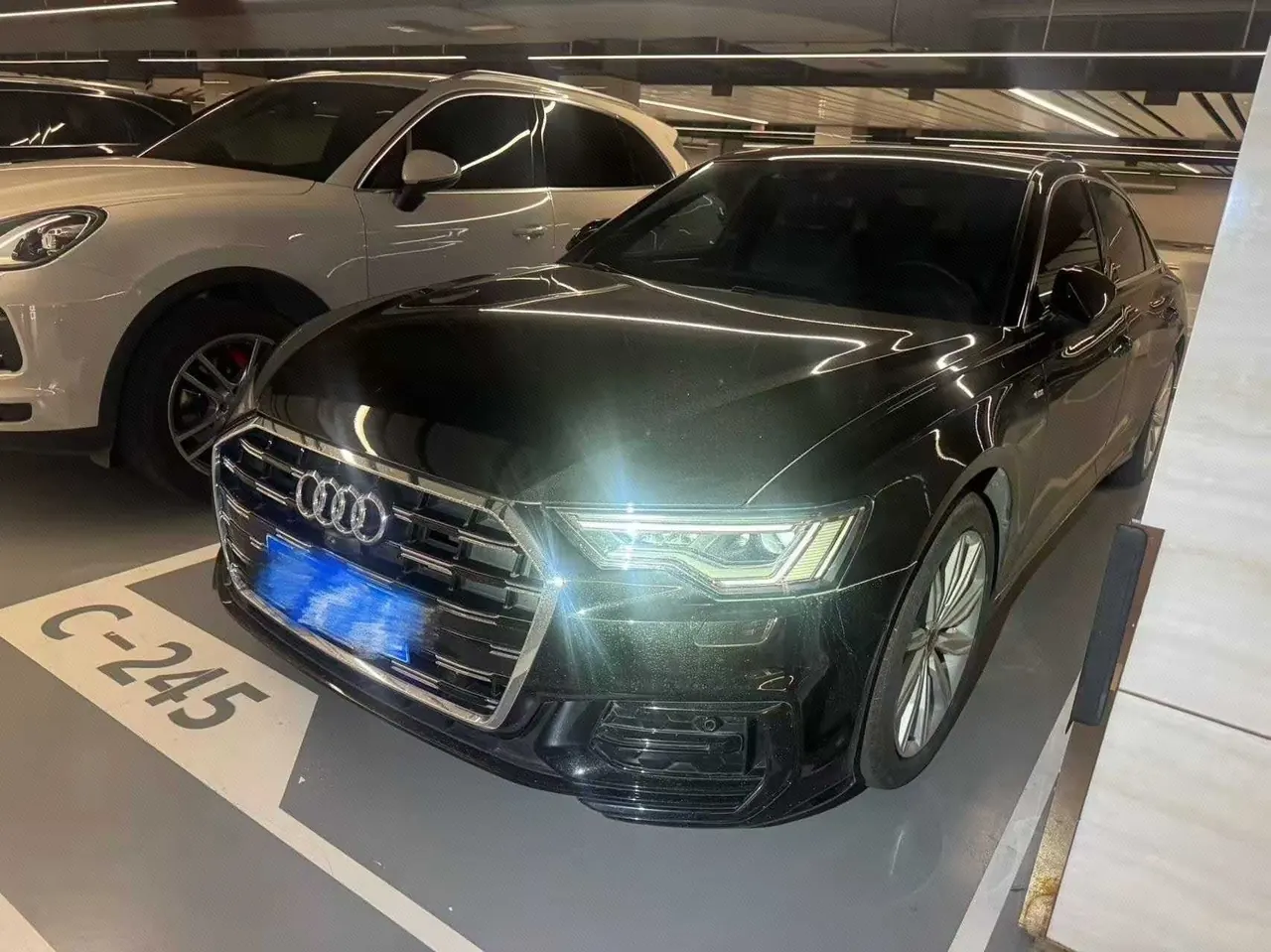 Открыть галерею: Audi 2023 A6L 2.0TFSI 45TFSI Selected Dynamic Automatic
