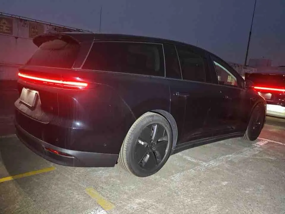 Li 2025 i8 Standard Edition Automatic Gear 2