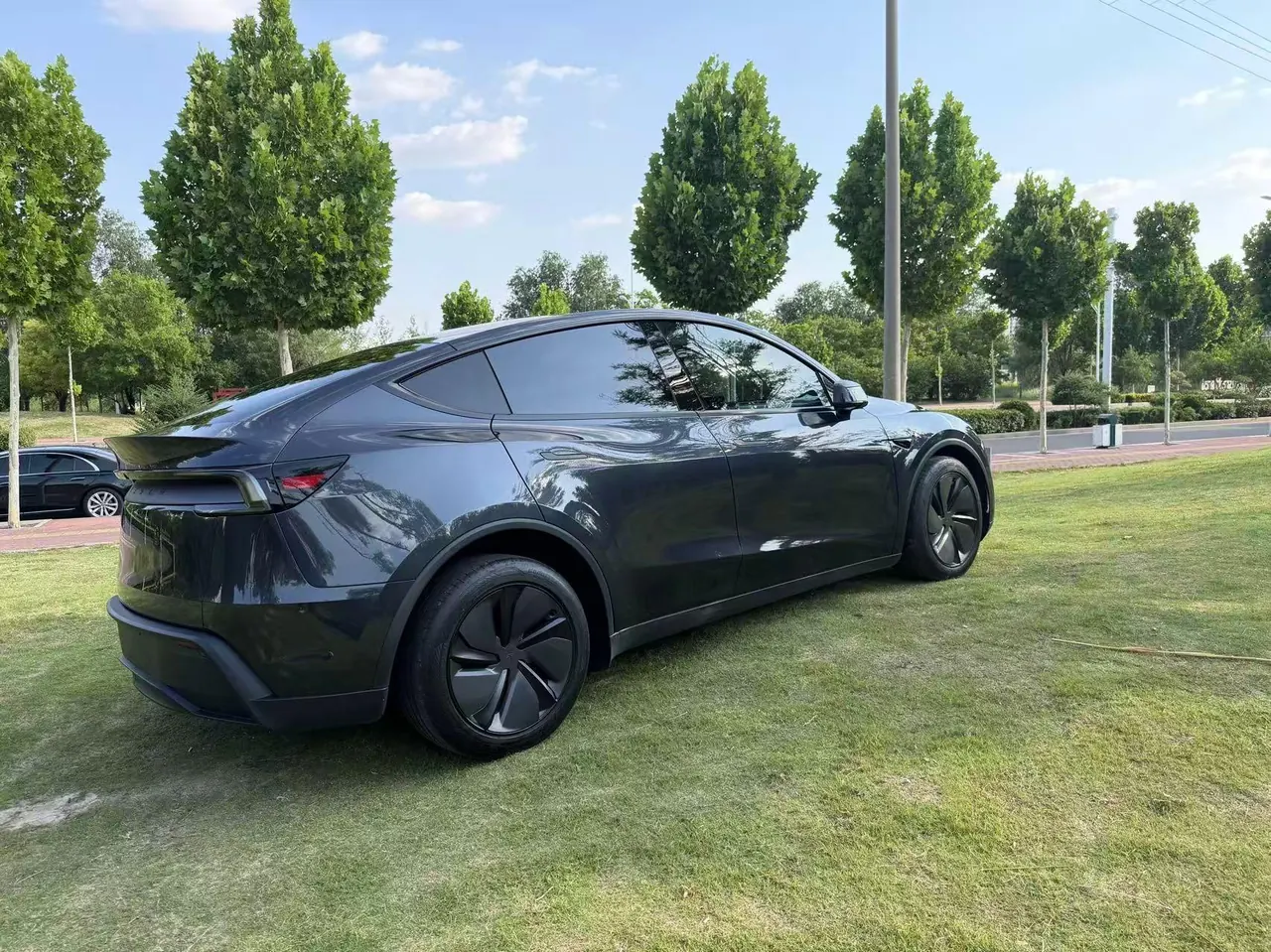 Tesla 2025 Model Y rear-wheel drive version automatic transmission 6