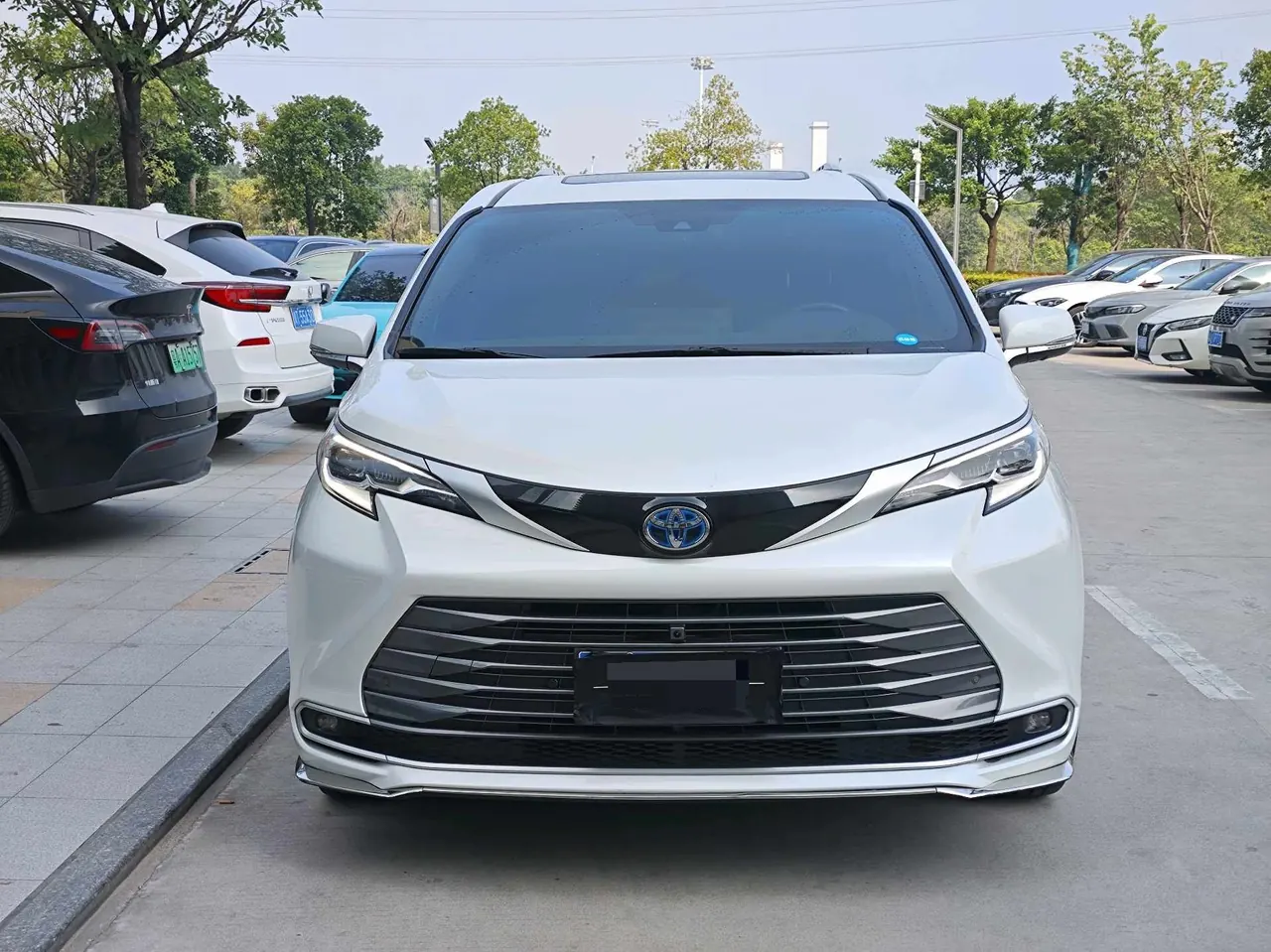 Toyota 2023 Sai 2.5 Stepless Premium Edition Automatic Gear 2