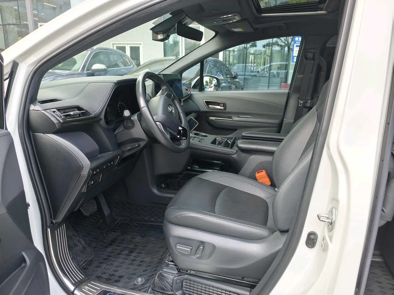 Toyota 2023 Sai 2.5 Stepless Premium Edition Automatic Gear 4