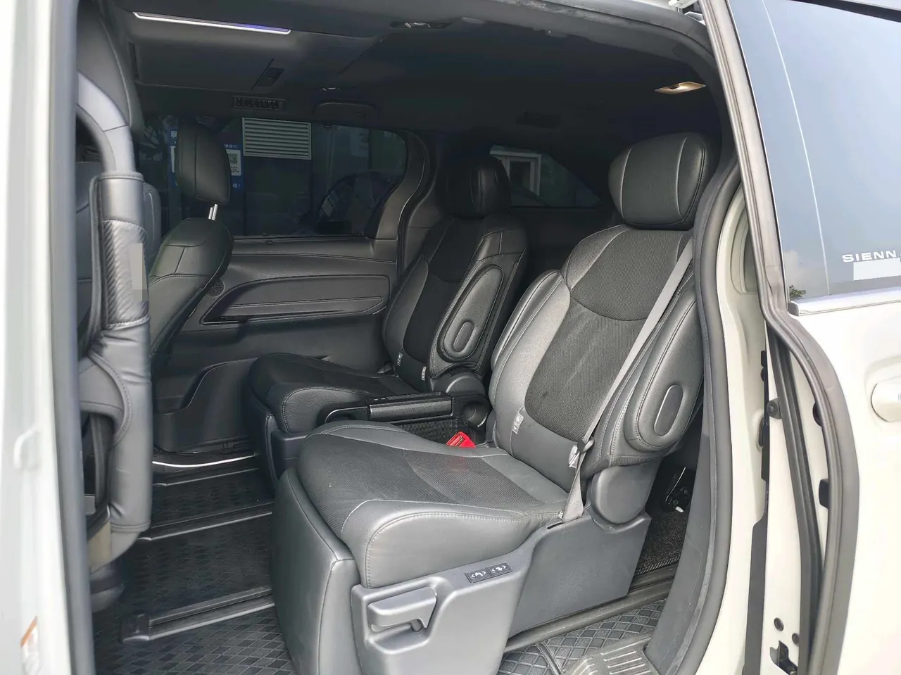 Toyota 2023 Sai 2.5 Stepless Premium Edition Automatic Gear 5