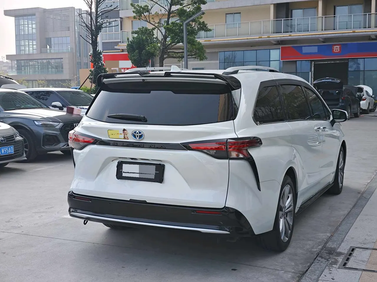 Toyota 2023 Sai 2.5 Stepless Premium Edition Automatic Gear 7