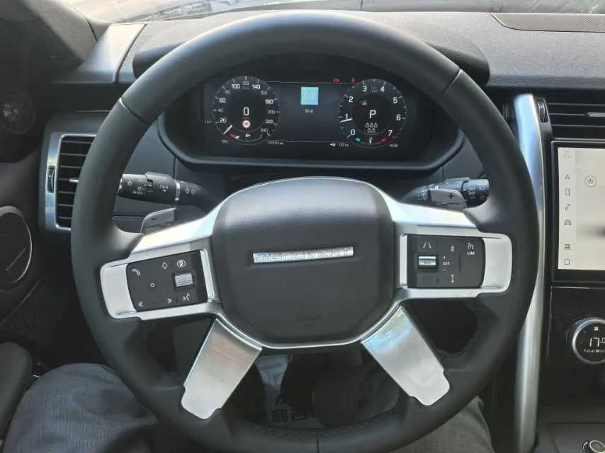 Land Rover found (imported) 2025 found 5 48V 3.0T 360PS S automatic gear 4