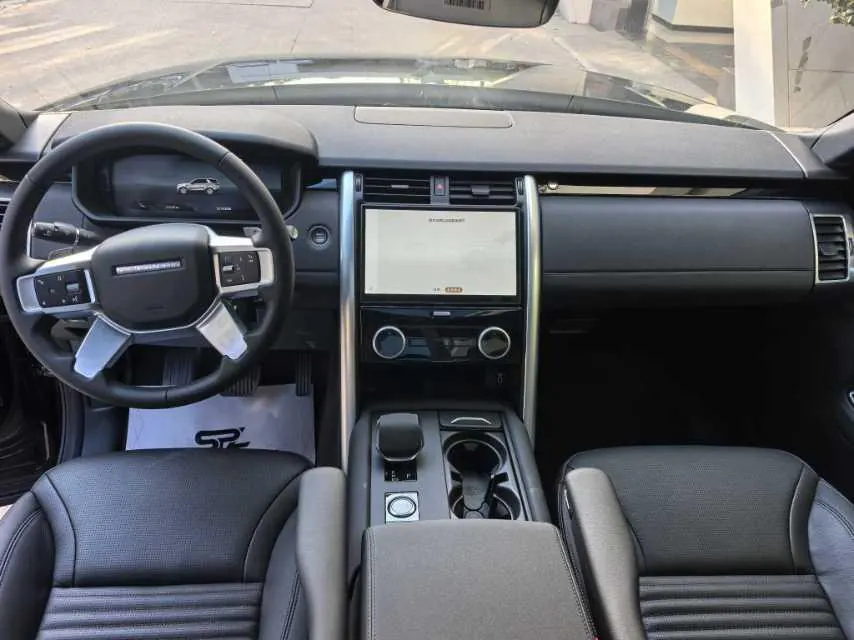 Land Rover found (imported) 2025 found 5 48V 3.0T 360PS S automatic gear 5