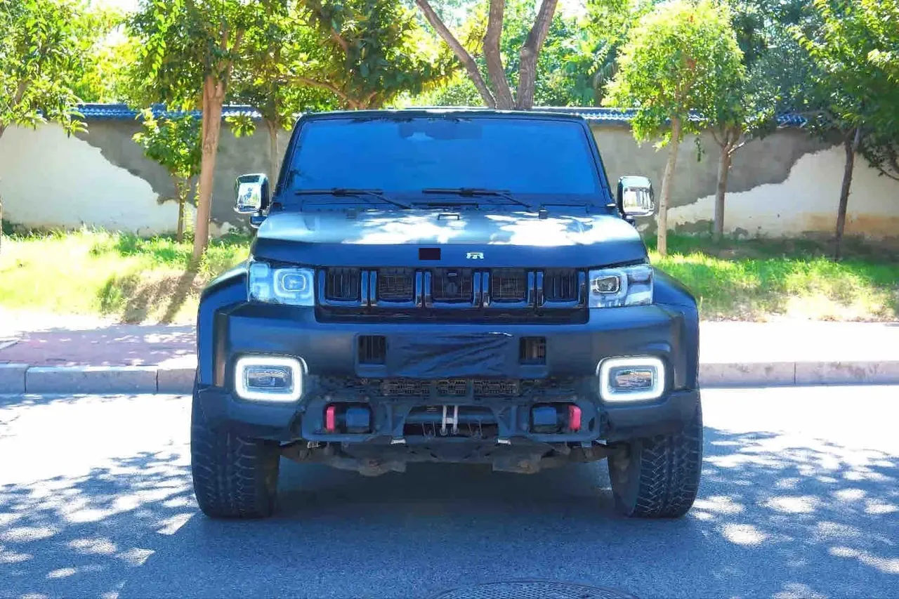 Beijing 2023 BJ40 2.0D Four-wheel Drive Blade Hero Edition Chivalrous Automatic Gear 2