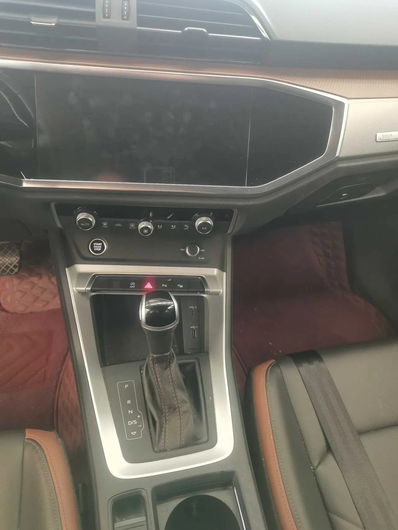 Audi 2021 Q3 1.4TFSI 35TFSI into the life version of automatic gear 2