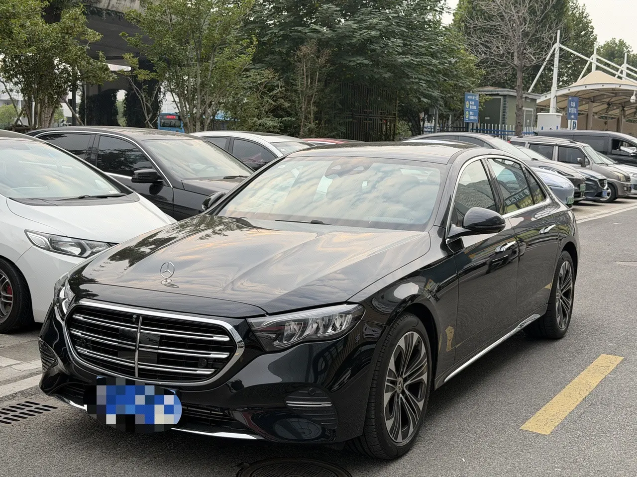 Open image lightbox: Mercedes Benz E Class 2025 E 300 L 48V 2.0T Luxury Automatic Gear