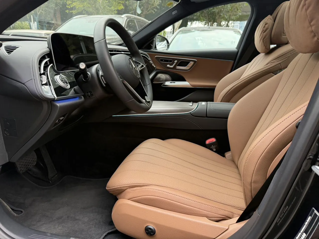 Mercedes Benz E Class 2025 E 300 L 48V 2.0T Luxury Automatic Gear 3