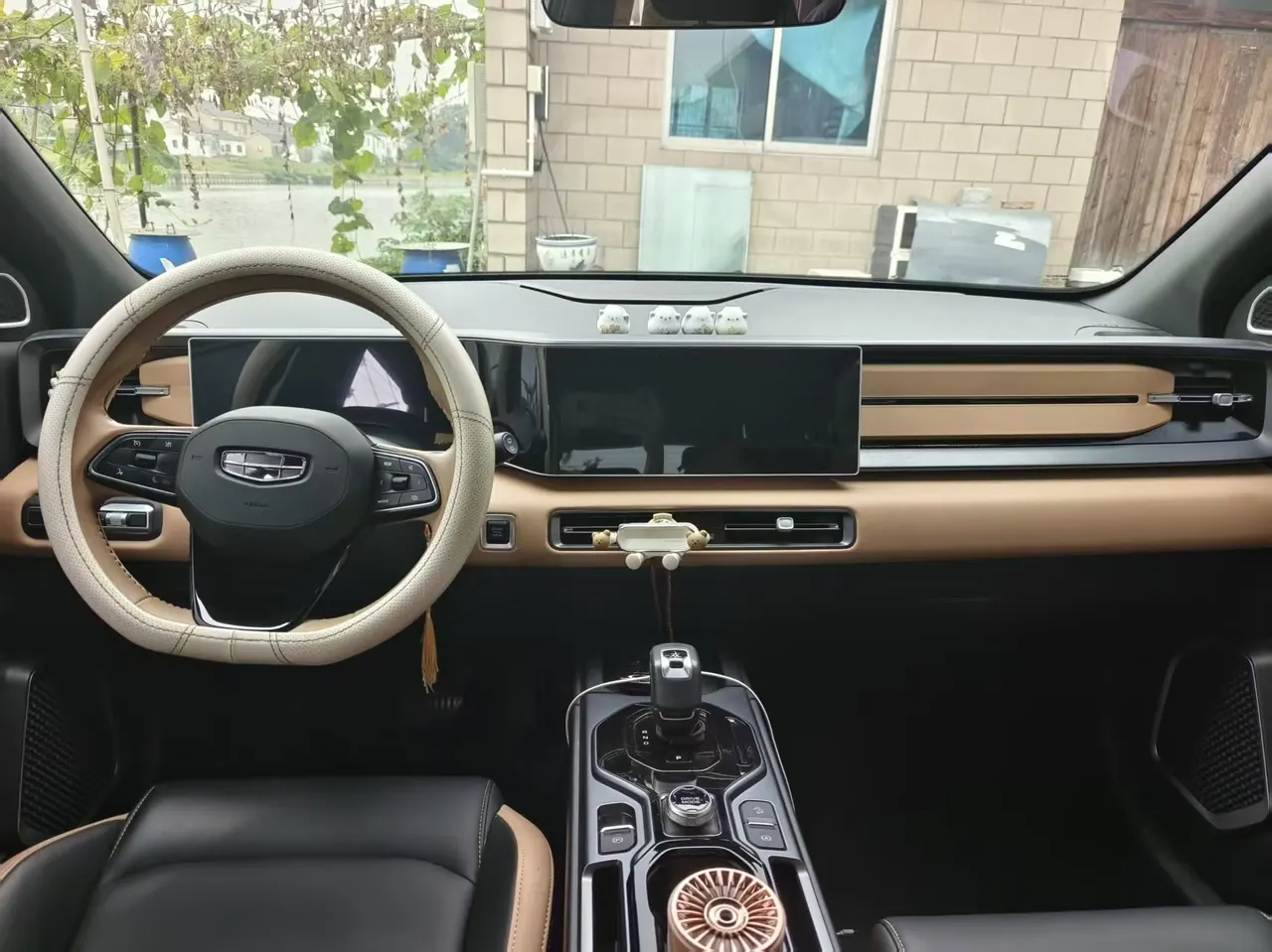 Geely 2023 icon 1.5TD chocolate alcohol version of automatic gear 3