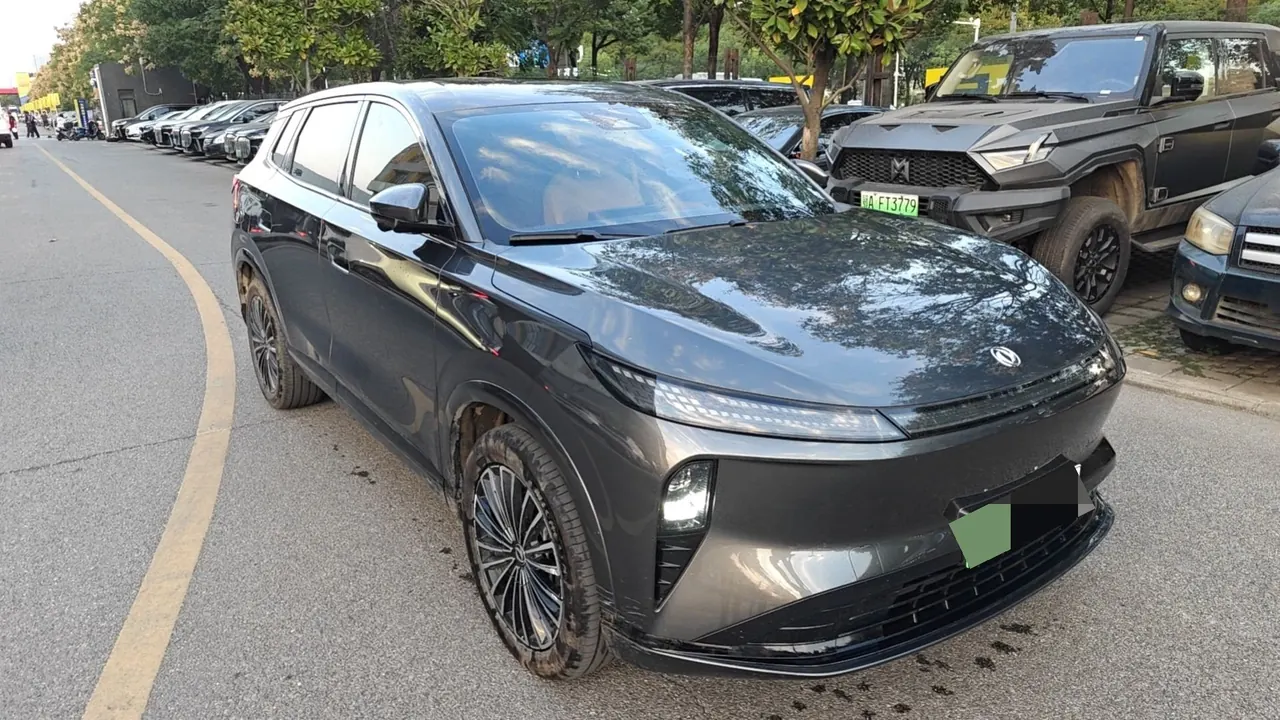 Aeolus 2025 L8 1.5T 185KM Dream Edition Automatic Gear 2