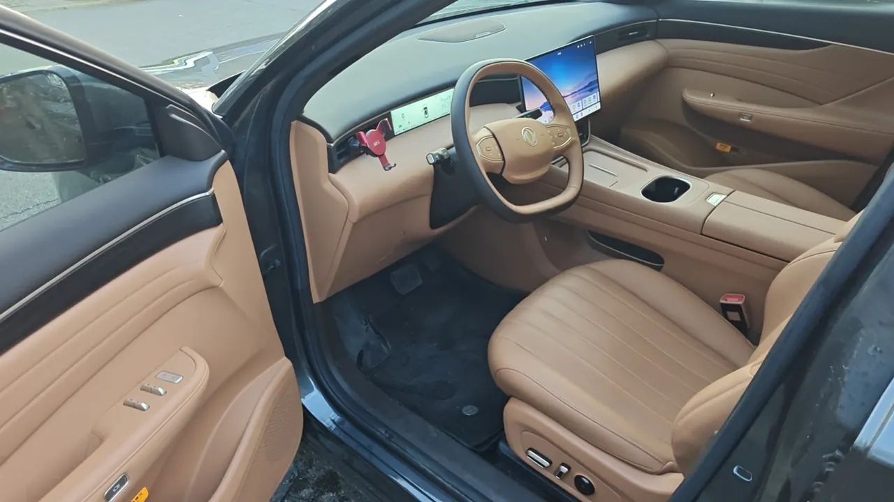 Aeolus 2025 L8 1.5T 185KM Dream Edition Automatic Gear 6