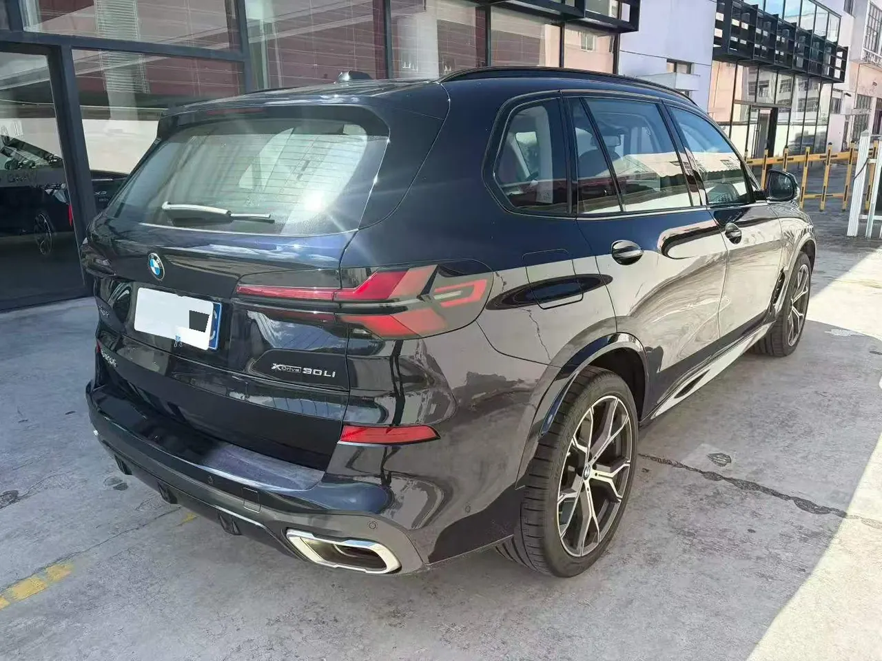 BMW 2023 X5 xDrive30Li 48V 2.0T exclusive m sports obsidian night suit automatic gear 3
