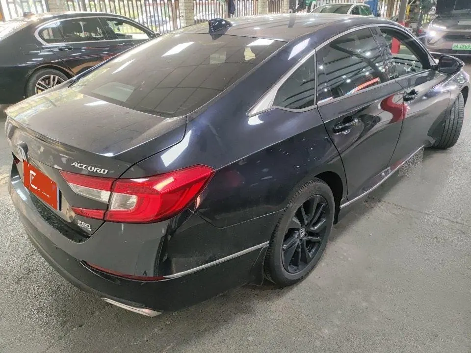Honda 2021 10th Generation Accord 1.5T Stepless 260TURBO Luxury Star Limited Edition Automatic Gear 2