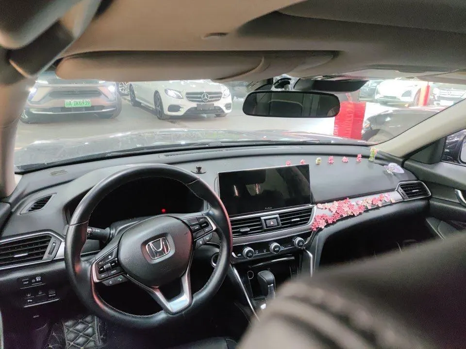 Honda 2021 10th Generation Accord 1.5T Stepless 260TURBO Luxury Star Limited Edition Automatic Gear 3