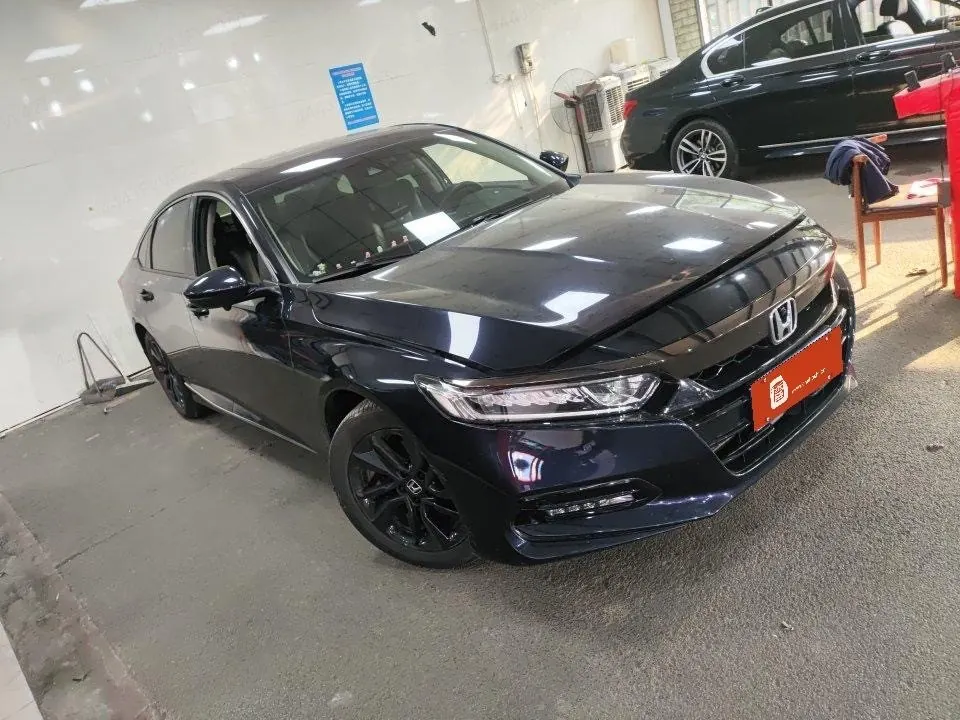 Honda 2021 10th Generation Accord 1.5T Stepless 260TURBO Luxury Star Limited Edition Automatic Gear 4