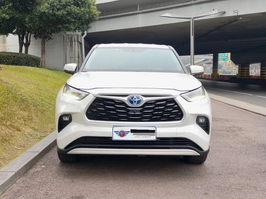 Toyota 2023 Highlander Dual Engine 2.5 Stepless Intelligent Electric Hybrid Four-wheel Drive Deluxe Edition 7-seat Automatic Transmission 3