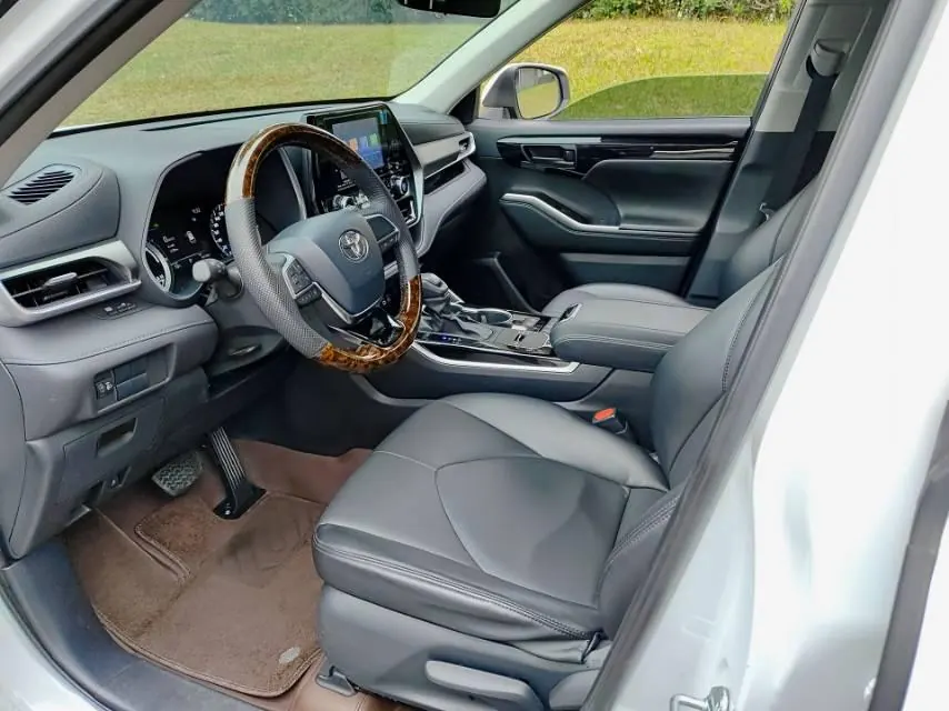 Toyota 2023 Highlander Dual Engine 2.5 Stepless Intelligent Electric Hybrid Four-wheel Drive Deluxe Edition 7-seat Automatic Transmission 4