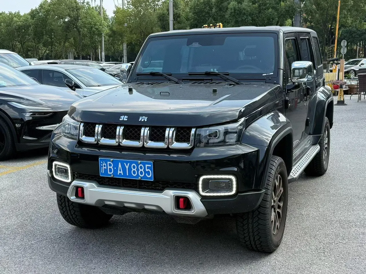 打开图片灯箱:Beijing 2023 BJ40 2.0T 4-wheel drive city hunter version chivalrous automatic gear