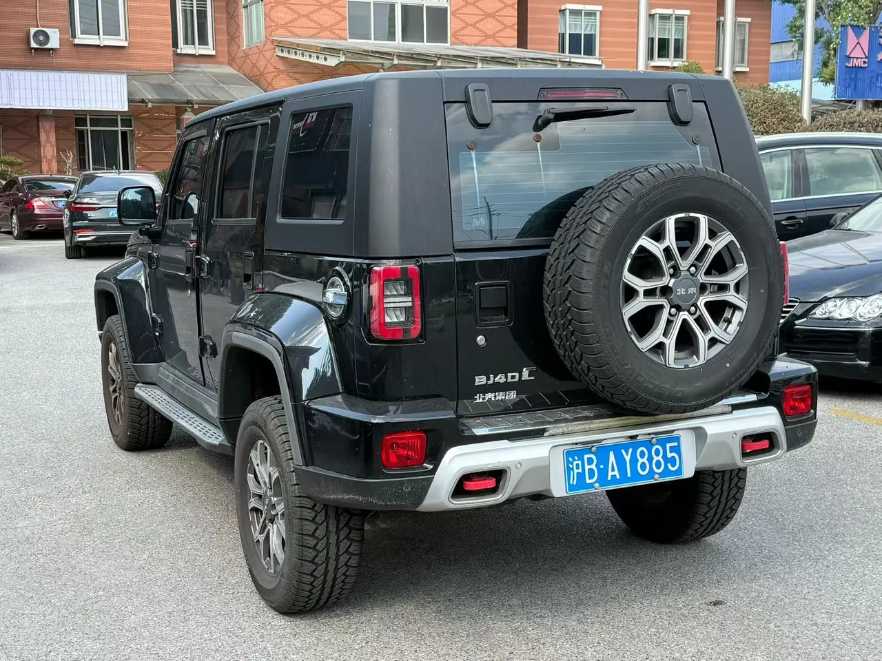 Beijing 2023 BJ40 2.0T 4-wheel drive city hunter version chivalrous automatic gear 4