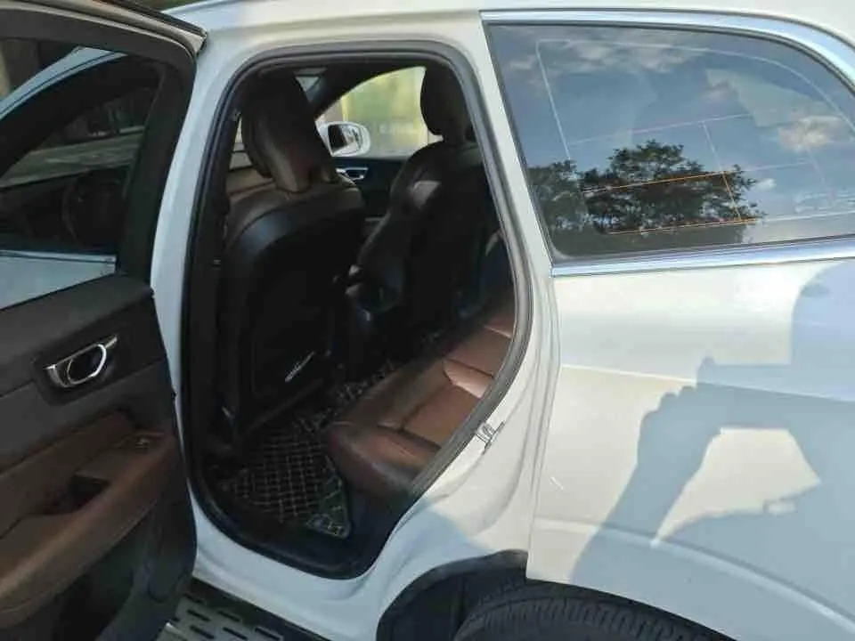 Volvo 2021 XC60 2.0T T5 4-wheel drive Zhiyuan Deluxe Edition Automatic Gear 3