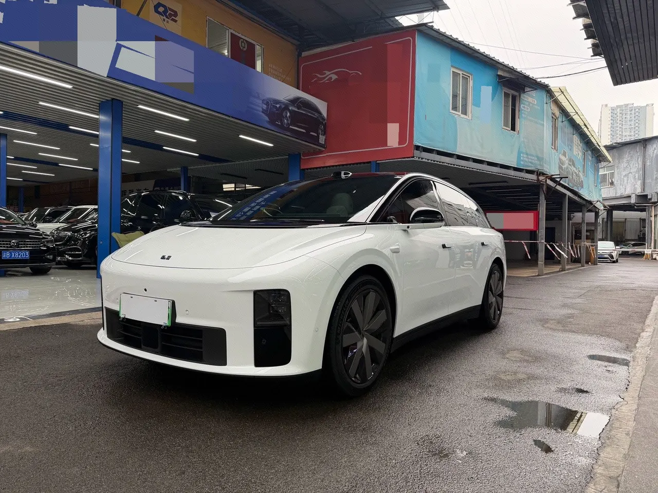 Open image lightbox: Li 2025 i6 four-wheel drive basic automatic transmission