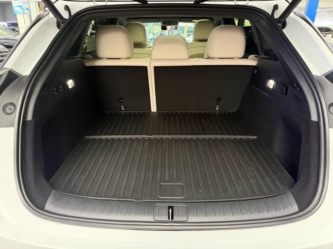 Li 2025 i6 four-wheel drive basic automatic transmission 17
