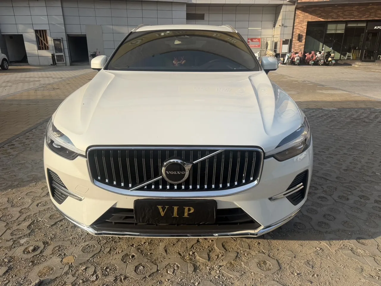 Volvo 2025 XC60 48V 2.0T B5 4-wheel-drive Zhiyi Deluxe Edition Automatic Gear 2