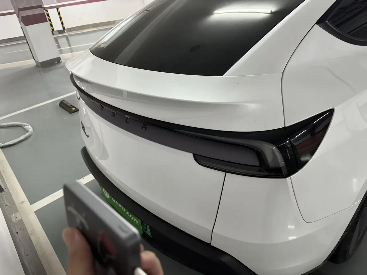 Tesla 2026 Model Y Long Range Rear-Wheel-Drive Automatic 2