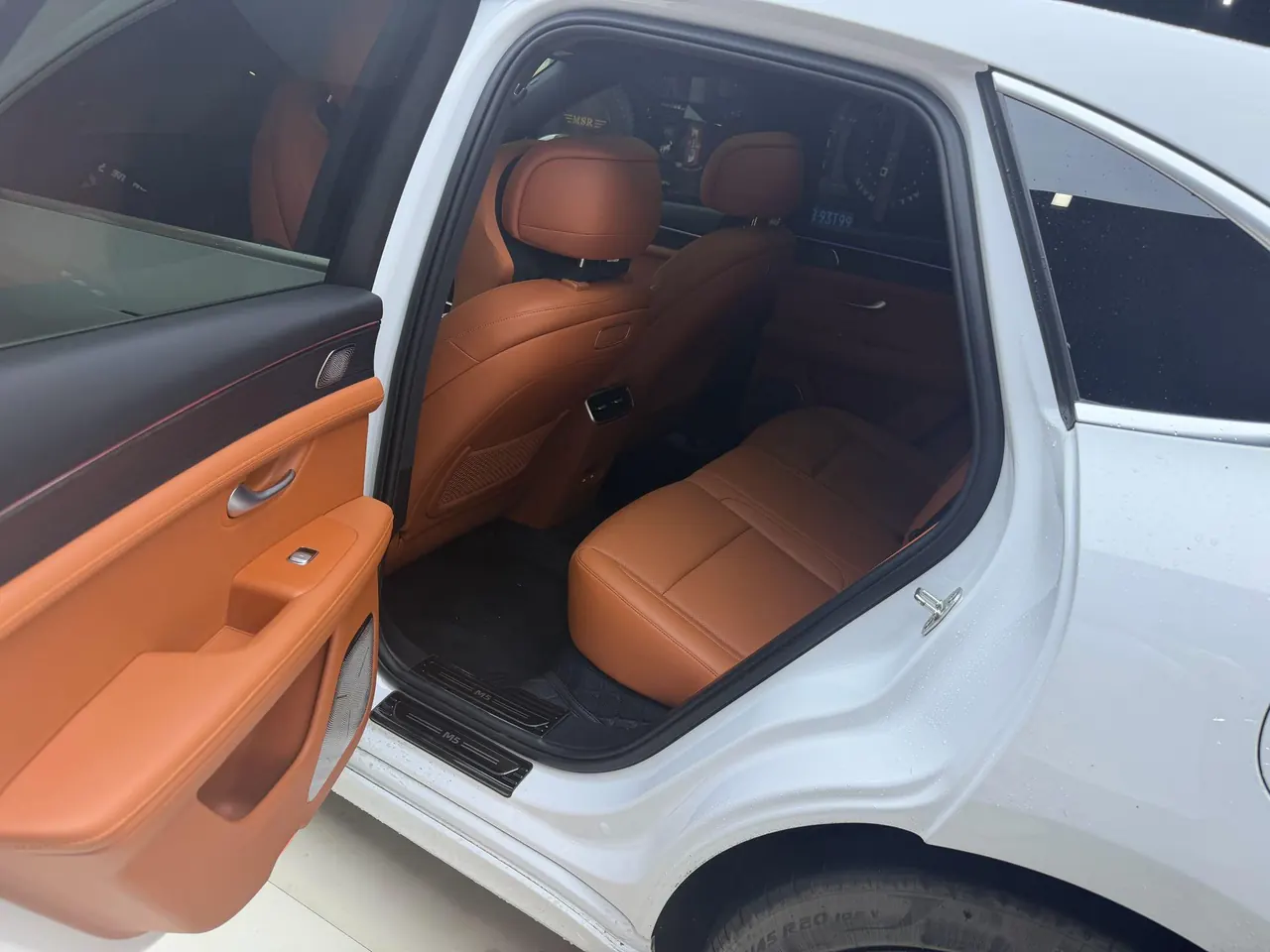 AITO 2025 AITO M5 extended range Ultra 4-wheel drive version automatic gear 2