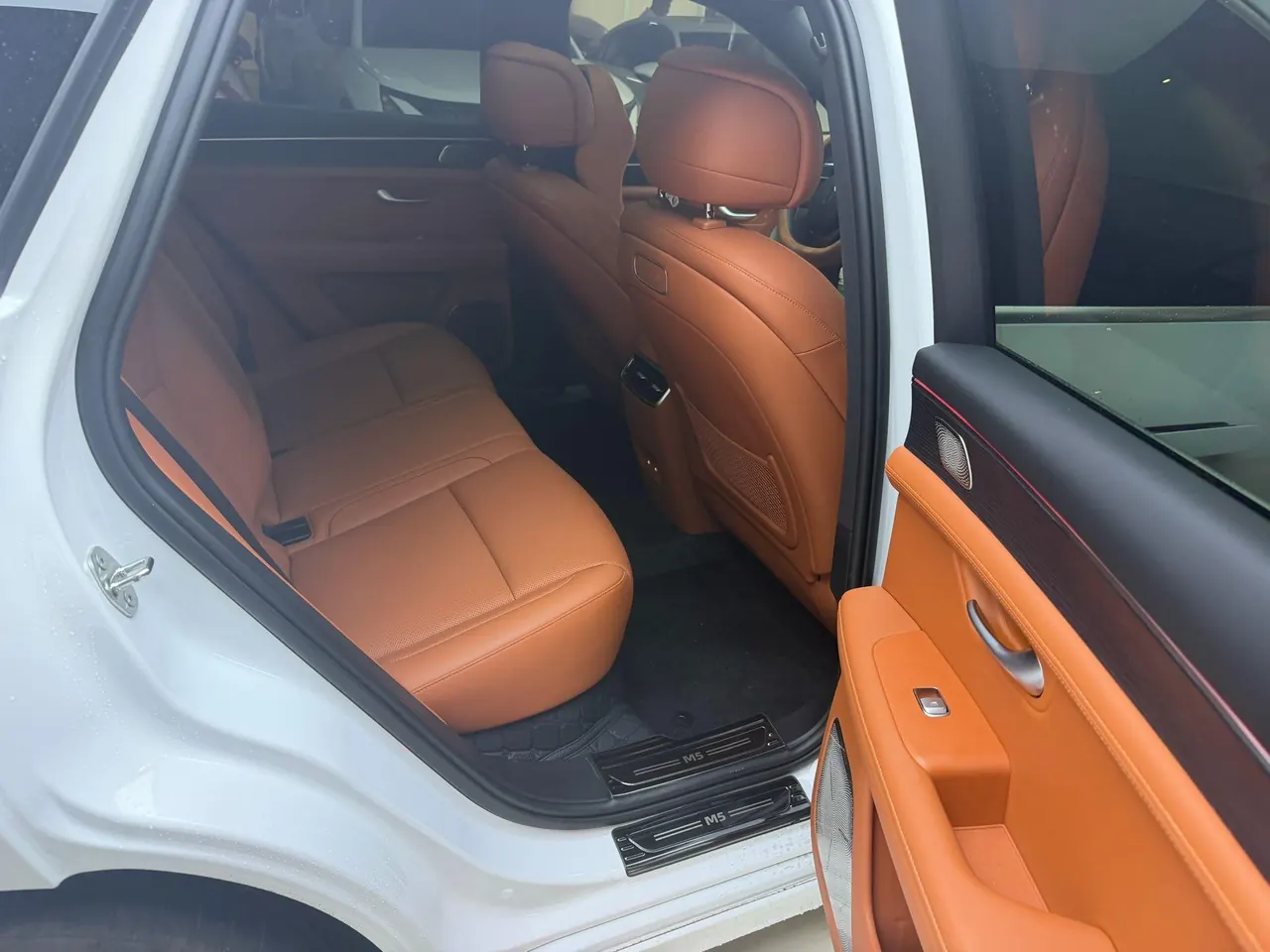 AITO 2025 AITO M5 extended range Ultra 4-wheel drive version automatic gear 5