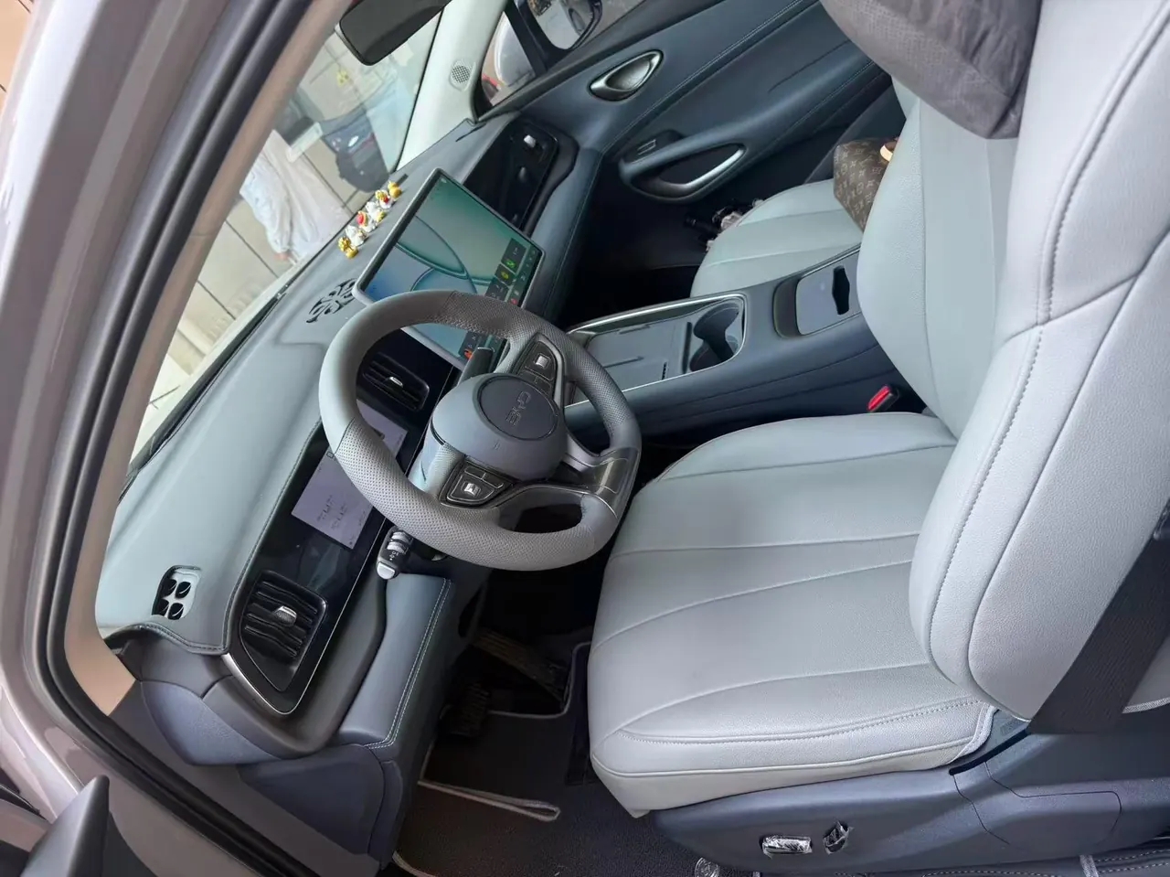 BYD 2026 sea lion 05 DM-i 1.5 stepless 305 pilot version automatic gear 3