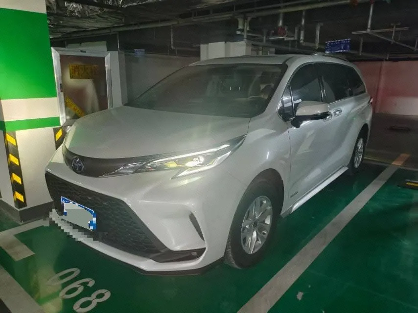 Toyota 2023 Grevia HYBRID 2.5 Stepless Comfort Edition Automatic Transmission - View 1