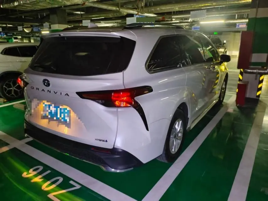 Toyota 2023 Grevia HYBRID 2.5 Stepless Comfort Edition Automatic Transmission 2