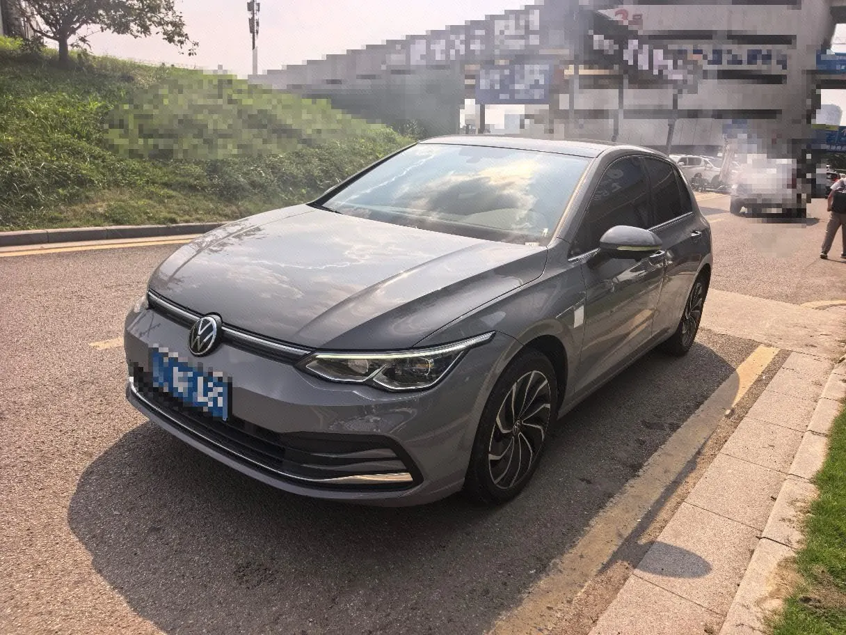Открыть галерею: Volkswagen 2023 Golf 8 PRO 1.4TSI 280TSI 20th Anniversary Edition Automatic