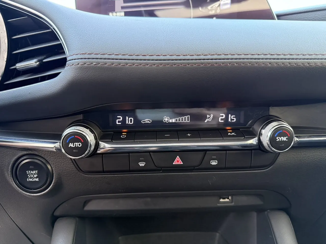 Mazda 3 Oncorsela 2022 Mazda 3 Oncorsela-sedan 2.0 quality smart version automatic transmission 9