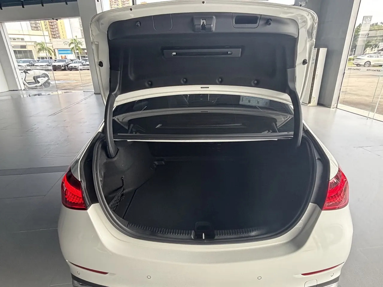 Mercedes Benz Class C 2025 C 260 L 48V 1.5T Sports Edition Automatic Gear 13