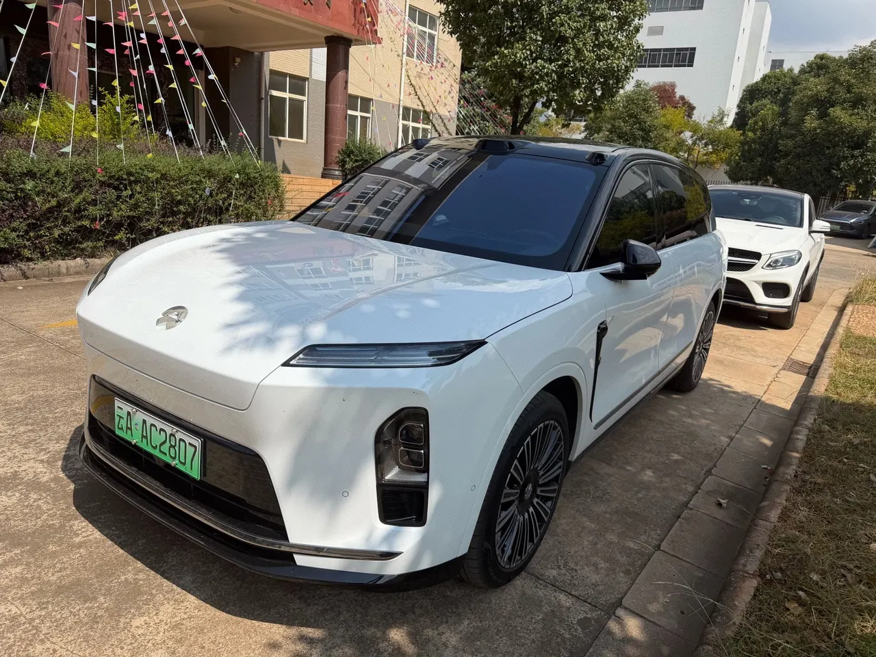 Open image lightbox: NIO 2026 ES8 5-seat Executive Deluxe Automatic Gear
