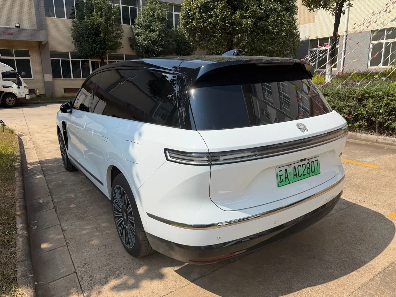 NIO 2026 ES8 5-seat Executive Deluxe Automatic Gear 7