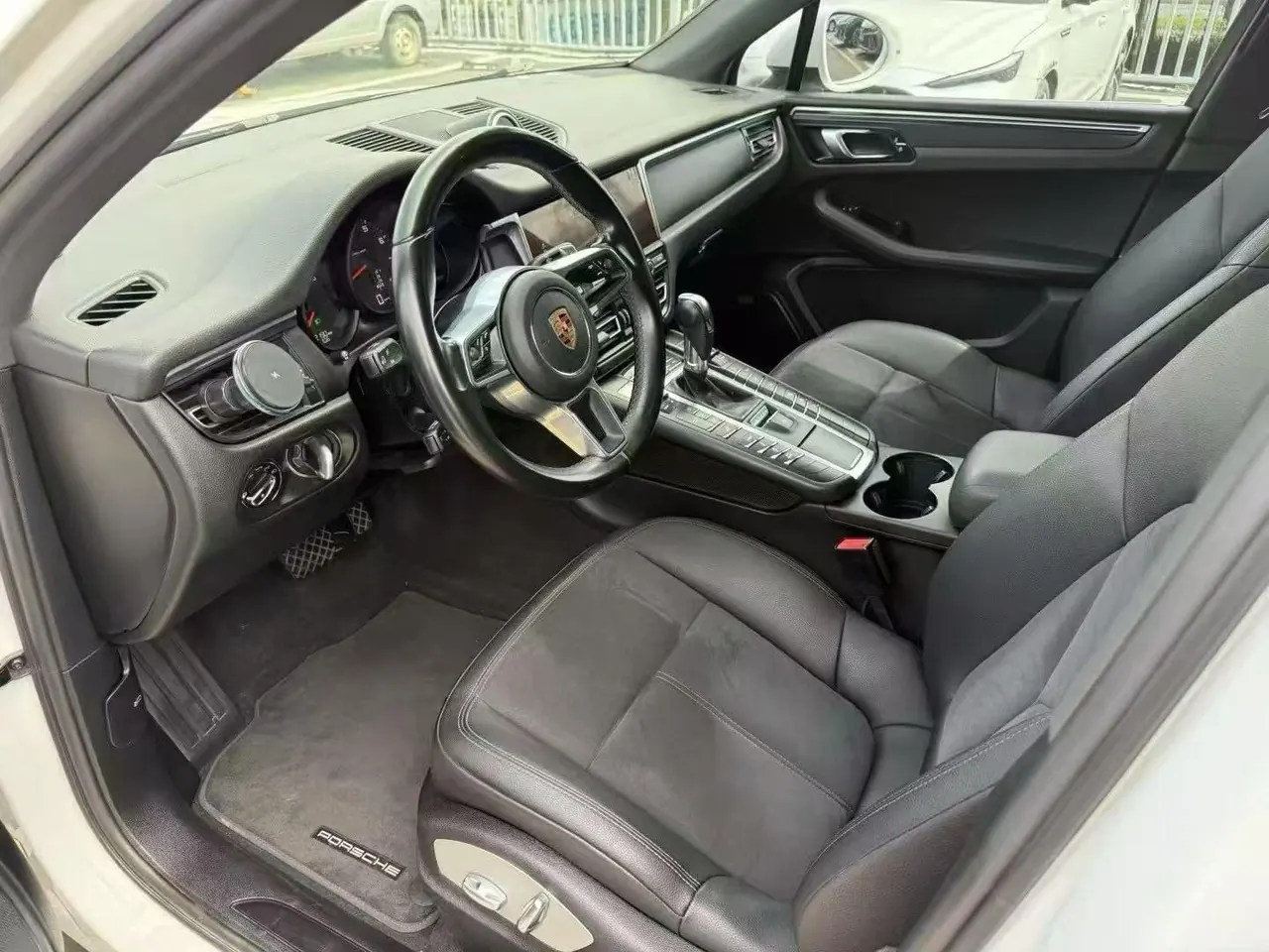 Porsche Macan (Imported) 2020 Macan 2.0T Automatic Gear 4