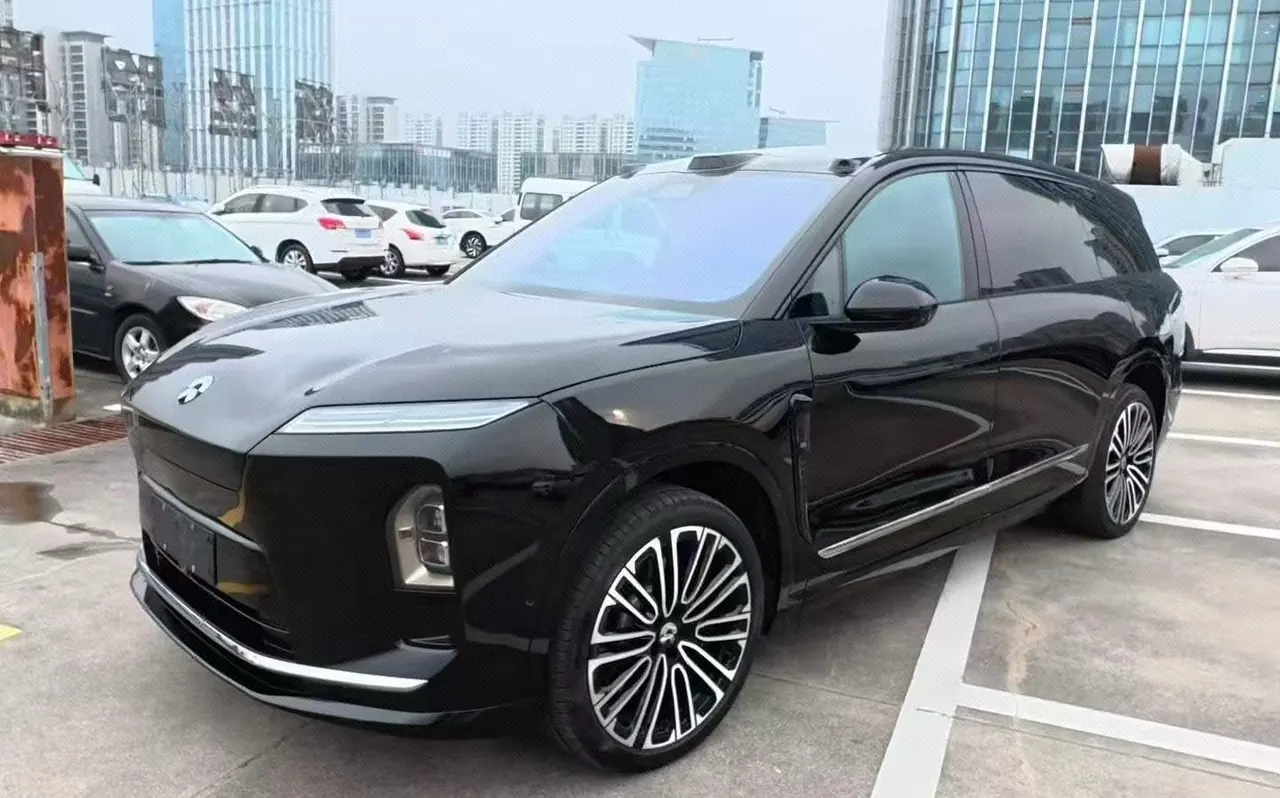 Open image lightbox: NIO 2026 ES8 6-seat executive deluxe automatic gear